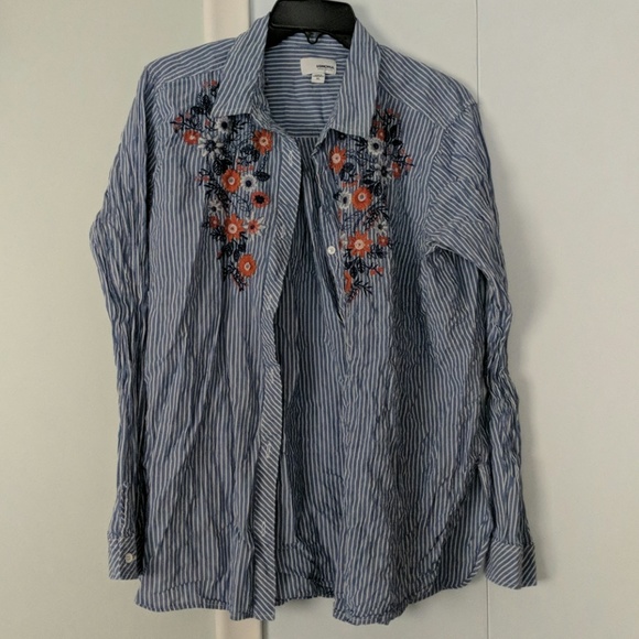 Button Down top - Picture 1 of 1